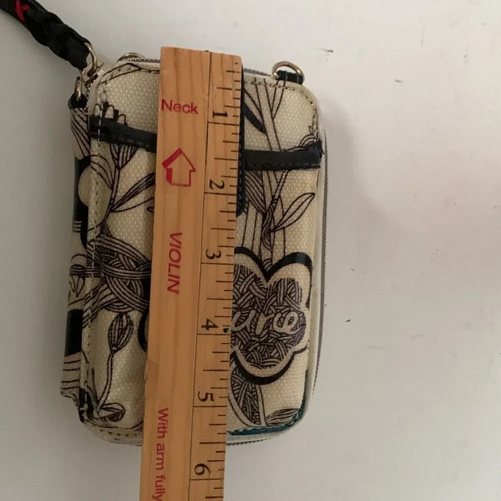 Vintage Sakroots Artist Collection Ivory Black Coated Fabric Zip Around Wallet